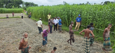 সরকারি রাস্তা এসিল্যান্ডের হস্তক্ষেপে দখলমুক্ত 